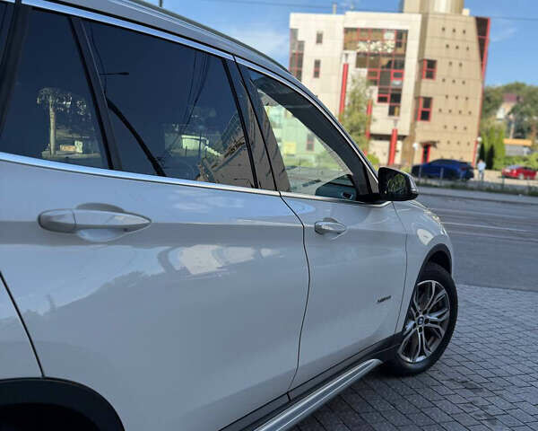 Білий БМВ Х1, об'ємом двигуна 2 л та пробігом 245 тис. км за 16600 $, фото 8 на Automoto.ua