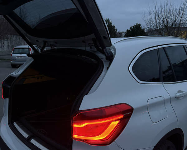 Білий БМВ Х1, об'ємом двигуна 2 л та пробігом 149 тис. км за 17500 $, фото 19 на Automoto.ua