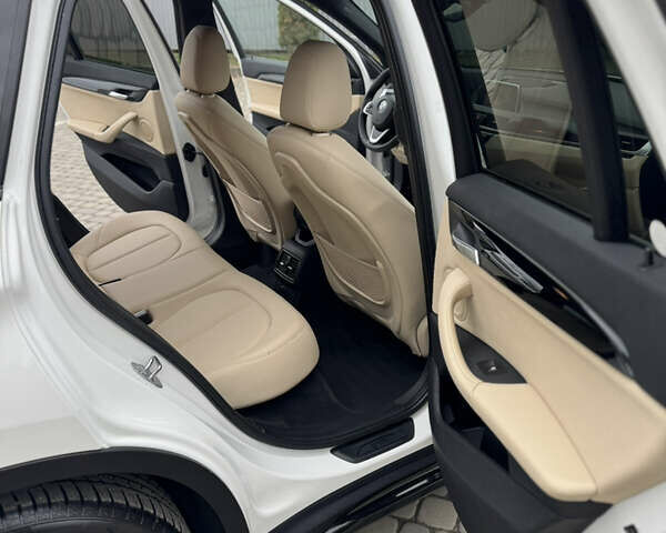 Белый БМВ Х1, объемом двигателя 2 л и пробегом 153 тыс. км за 17500 $, фото 20 на Automoto.ua