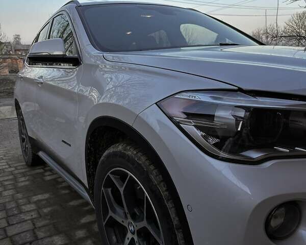 Білий БМВ Х1, об'ємом двигуна 2 л та пробігом 175 тис. км за 19500 $, фото 14 на Automoto.ua