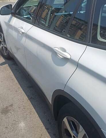 Белый БМВ Х1, объемом двигателя 2 л и пробегом 260 тыс. км за 15300 $, фото 2 на Automoto.ua