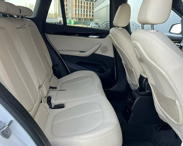 Белый БМВ Х1, объемом двигателя 2 л и пробегом 92 тыс. км за 18700 $, фото 30 на Automoto.ua