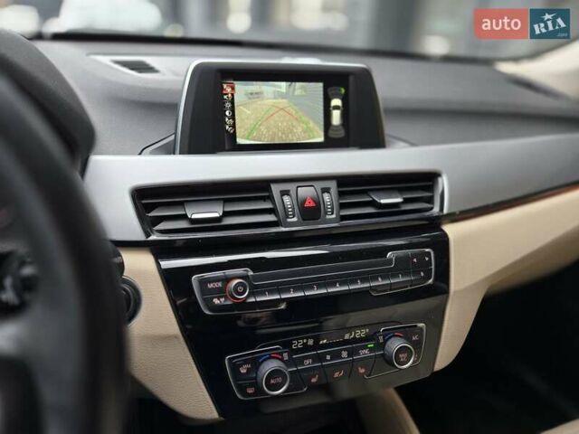 Белый БМВ Х1, объемом двигателя 1.5 л и пробегом 100 тыс. км за 17999 $, фото 5 на Automoto.ua