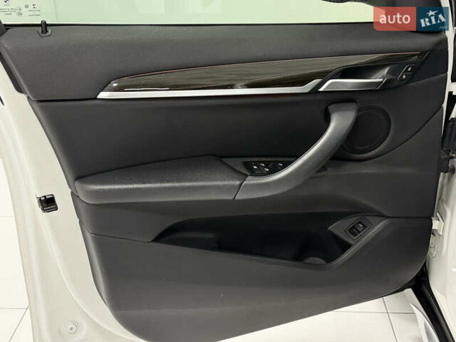 Білий БМВ Х1, об'ємом двигуна 2 л та пробігом 86 тис. км за 14990 $, фото 26 на Automoto.ua