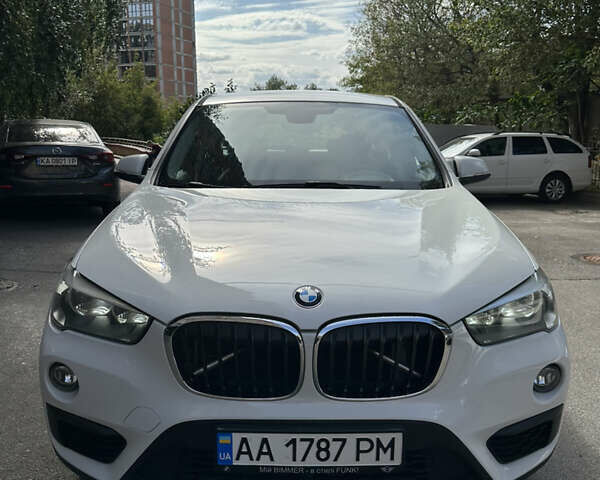 Белый БМВ Х1, объемом двигателя 1.5 л и пробегом 110 тыс. км за 21000 $, фото 3 на Automoto.ua