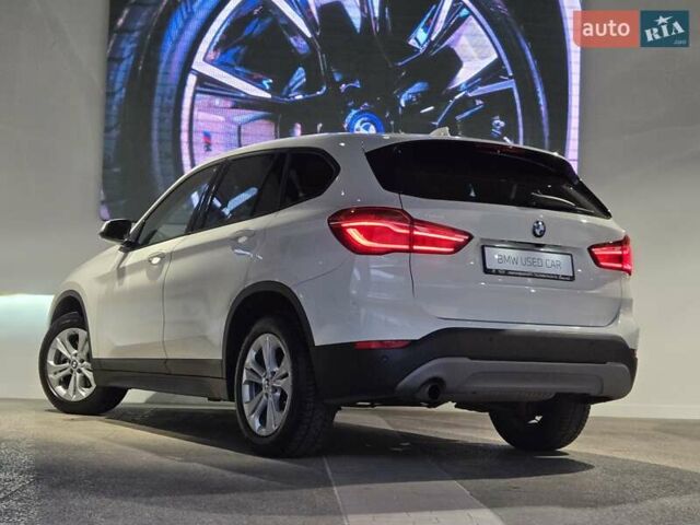 Белый БМВ Х1, объемом двигателя 1.5 л и пробегом 100 тыс. км за 17999 $, фото 4 на Automoto.ua