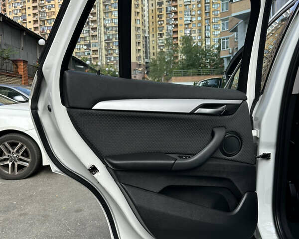 Белый БМВ Х1, объемом двигателя 1.5 л и пробегом 110 тыс. км за 21000 $, фото 24 на Automoto.ua