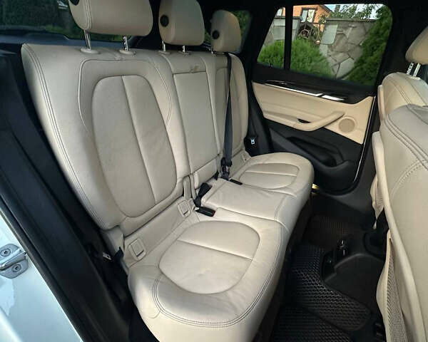 Белый БМВ Х1, объемом двигателя 2 л и пробегом 170 тыс. км за 16300 $, фото 12 на Automoto.ua