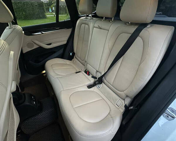 Белый БМВ Х1, объемом двигателя 2 л и пробегом 165 тыс. км за 16300 $, фото 26 на Automoto.ua