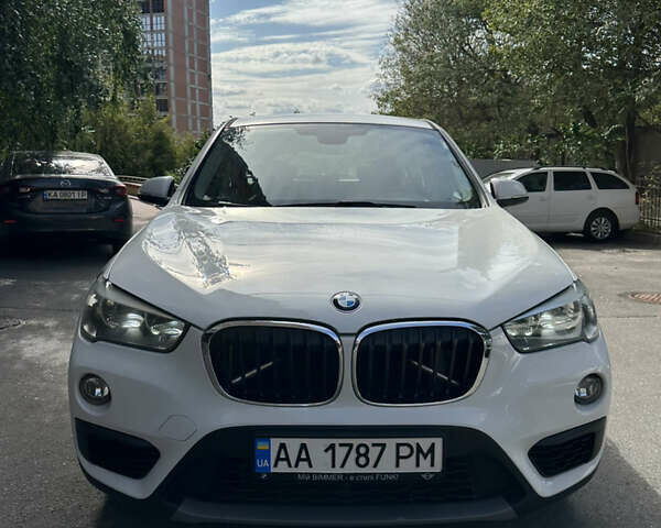 Белый БМВ Х1, объемом двигателя 1.5 л и пробегом 110 тыс. км за 21000 $, фото 2 на Automoto.ua
