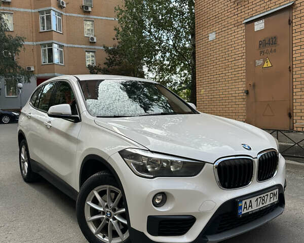 Белый БМВ Х1, объемом двигателя 1.5 л и пробегом 110 тыс. км за 21000 $, фото 1 на Automoto.ua