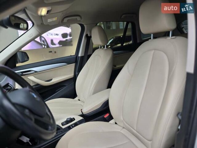 Белый БМВ Х1, объемом двигателя 1.5 л и пробегом 100 тыс. км за 17999 $, фото 12 на Automoto.ua