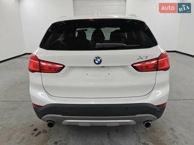 Белый БМВ Х1, объемом двигателя 2 л и пробегом 149 тыс. км за 3500 $, фото 5 на Automoto.ua