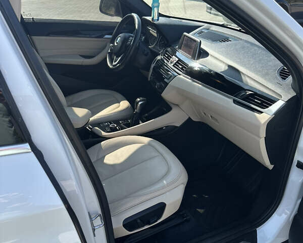 Белый БМВ Х1, объемом двигателя 2 л и пробегом 181 тыс. км за 16100 $, фото 4 на Automoto.ua