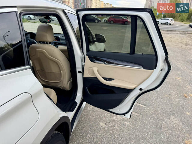 Белый БМВ Х1, объемом двигателя 2 л и пробегом 88 тыс. км за 22400 $, фото 28 на Automoto.ua