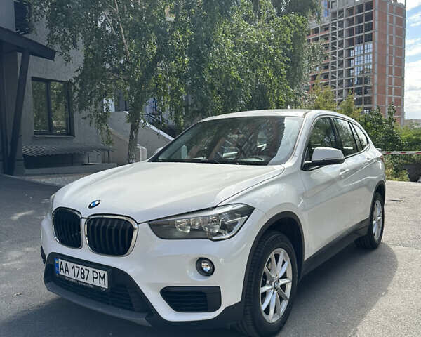 Белый БМВ Х1, объемом двигателя 1.5 л и пробегом 110 тыс. км за 21000 $, фото 4 на Automoto.ua