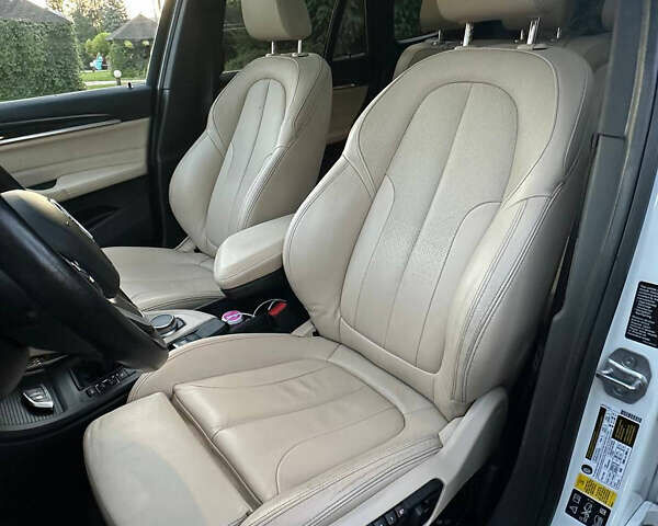 Белый БМВ Х1, объемом двигателя 2 л и пробегом 170 тыс. км за 16300 $, фото 16 на Automoto.ua