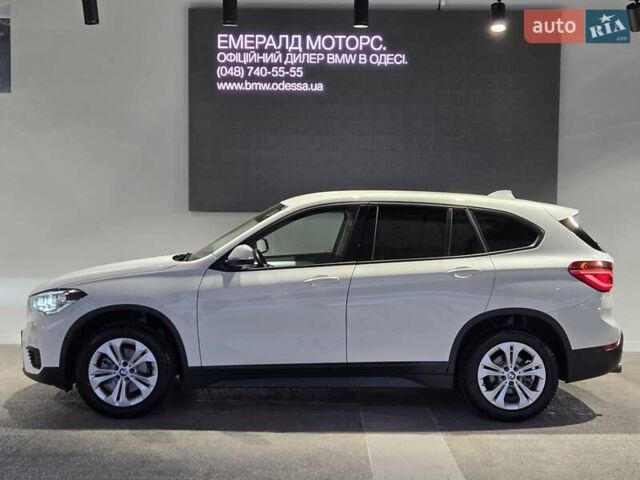 Белый БМВ Х1, объемом двигателя 1.5 л и пробегом 100 тыс. км за 17999 $, фото 1 на Automoto.ua