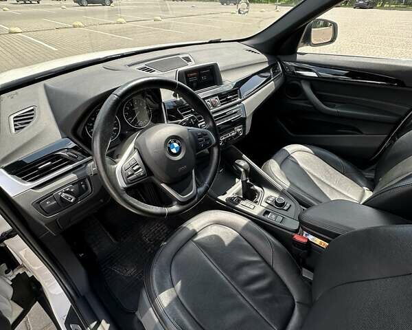 Білий БМВ Х1, об'ємом двигуна 2 л та пробігом 93 тис. км за 18800 $, фото 12 на Automoto.ua
