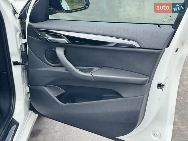 Белый БМВ Х1, объемом двигателя 2 л и пробегом 135 тыс. км за 19999 $, фото 55 на Automoto.ua