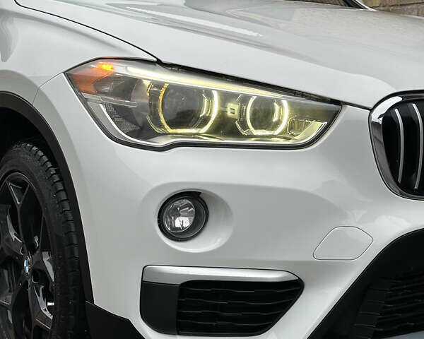 Білий БМВ Х1, об'ємом двигуна 2 л та пробігом 131 тис. км за 19500 $, фото 13 на Automoto.ua