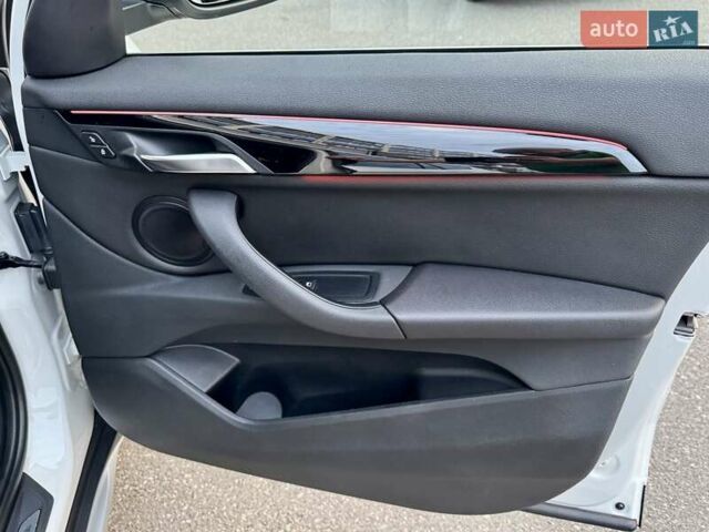 Белый БМВ Х1, объемом двигателя 2 л и пробегом 63 тыс. км за 25800 $, фото 50 на Automoto.ua