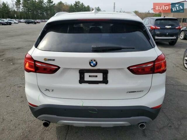 Белый БМВ Х1, объемом двигателя 2 л и пробегом 70 тыс. км за 3000 $, фото 4 на Automoto.ua