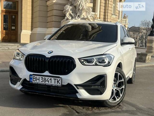 Білий БМВ Х1, об'ємом двигуна 2 л та пробігом 30 тис. км за 29499 $, фото 1 на Automoto.ua