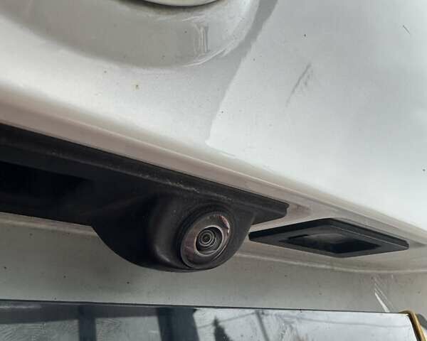 Білий БМВ Х1, об'ємом двигуна 2 л та пробігом 106 тис. км за 30600 $, фото 11 на Automoto.ua