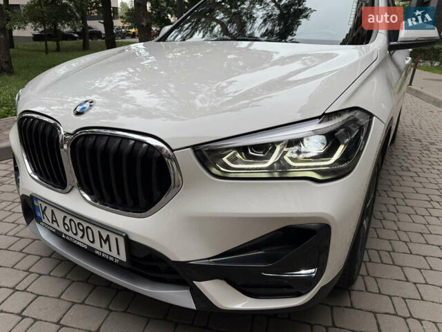 Білий БМВ Х1, об'ємом двигуна 2 л та пробігом 50 тис. км за 22777 $, фото 6 на Automoto.ua