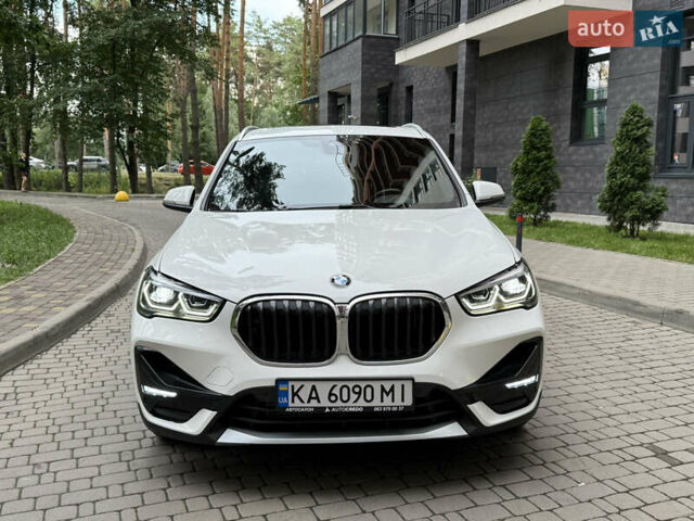 Білий БМВ Х1, об'ємом двигуна 2 л та пробігом 50 тис. км за 22777 $, фото 3 на Automoto.ua