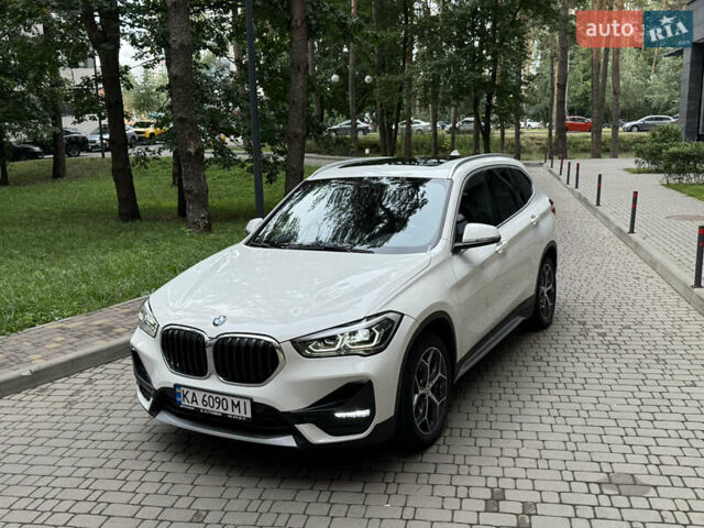 Білий БМВ Х1, об'ємом двигуна 2 л та пробігом 50 тис. км за 22777 $, фото 1 на Automoto.ua