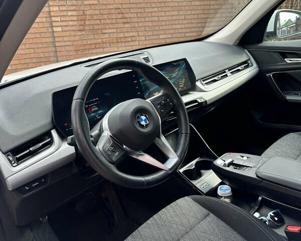 Белый БМВ Х1, объемом двигателя 2 л и пробегом 14 тыс. км за 40000 $, фото 3 на Automoto.ua