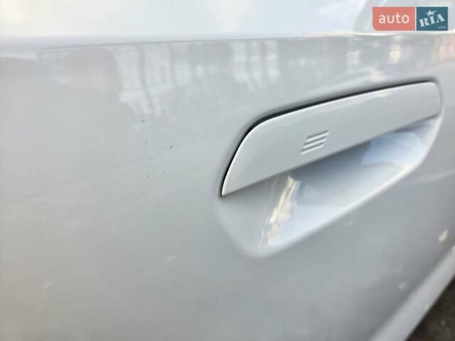 Білий БМВ Х1, об'ємом двигуна 2 л та пробігом 17 тис. км за 38500 $, фото 11 на Automoto.ua