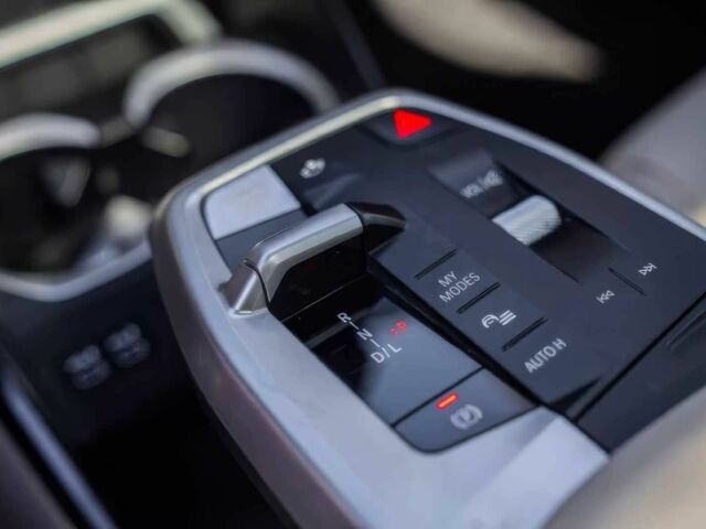 Білий БМВ Х1, об'ємом двигуна 2 л та пробігом 19 тис. км за 18900 $, фото 13 на Automoto.ua