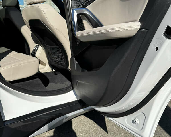 Белый БМВ Х1, объемом двигателя 2 л и пробегом 25 тыс. км за 40800 $, фото 18 на Automoto.ua