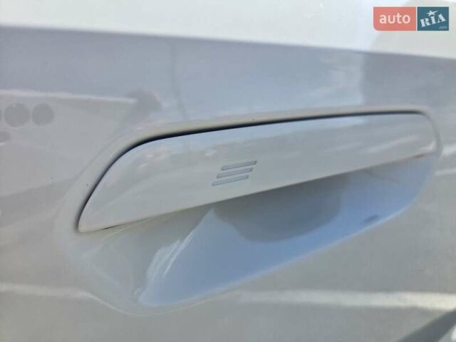 Белый БМВ Х1, объемом двигателя 2 л и пробегом 16 тыс. км за 38800 $, фото 12 на Automoto.ua