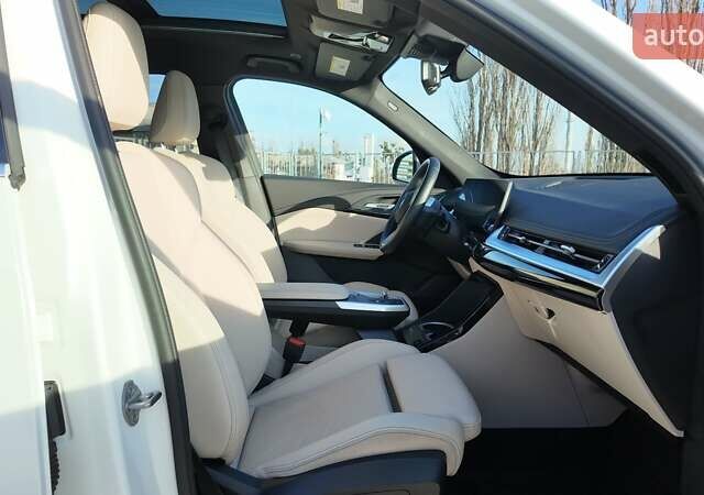 Белый БМВ Х1, объемом двигателя 2 л и пробегом 10 тыс. км за 39990 $, фото 11 на Automoto.ua