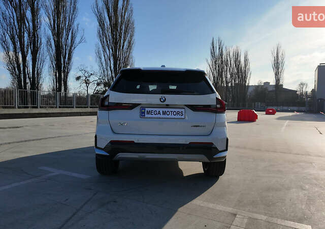 Белый БМВ Х1, объемом двигателя 2 л и пробегом 10 тыс. км за 39990 $, фото 4 на Automoto.ua