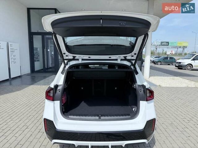 Білий БМВ Х1, об'ємом двигуна 2 л та пробігом 5 тис. км за 52279 $, фото 8 на Automoto.ua
