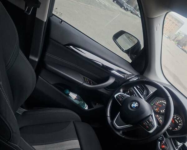 Бежевый БМВ Х1, объемом двигателя 1.5 л и пробегом 111 тыс. км за 20500 $, фото 1 на Automoto.ua