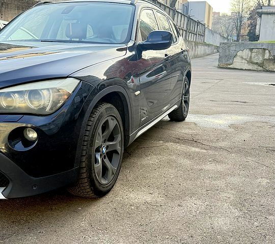 Чорний БМВ Х1, об'ємом двигуна 2 л та пробігом 300 тис. км за 8750 $, фото 1 на Automoto.ua