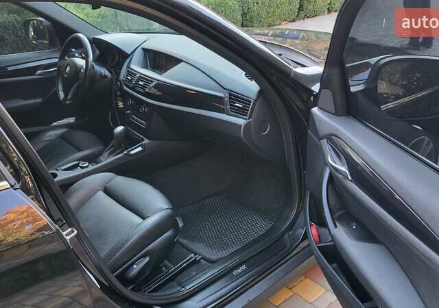 БМВ Х1 2010 в Белгород-Днестровском на Automoto.ua Черный БМВ Х1, объемом двигателя 2 л и пробегом 155 тыс. км за 13000 $, фото 5 на Automoto.ua