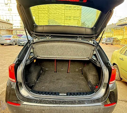 Чорний БМВ Х1, об'ємом двигуна 2 л та пробігом 300 тис. км за 8750 $, фото 4 на Automoto.ua
