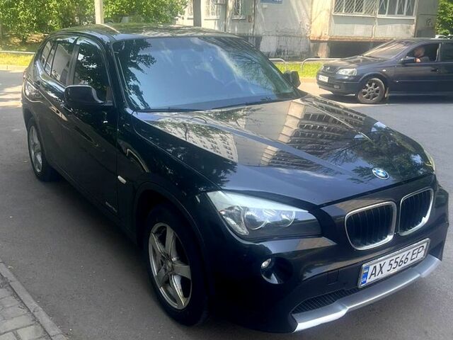 Чорний БМВ Х1, об'ємом двигуна 2 л та пробігом 300 тис. км за 8000 $, фото 4 на Automoto.ua