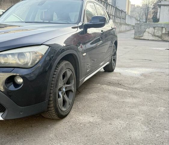 Черный БМВ Х1, объемом двигателя 2 л и пробегом 300 тыс. км за 8750 $, фото 1 на Automoto.ua