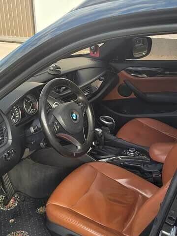 Чорний БМВ Х1, об'ємом двигуна 2 л та пробігом 215 тис. км за 13500 $, фото 5 на Automoto.ua