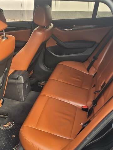 Чорний БМВ Х1, об'ємом двигуна 2 л та пробігом 215 тис. км за 13500 $, фото 6 на Automoto.ua