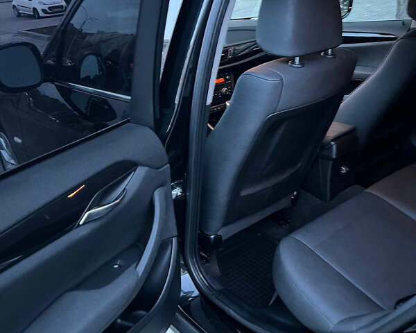 Чорний БМВ Х1, об'ємом двигуна 2 л та пробігом 173 тис. км за 12300 $, фото 23 на Automoto.ua