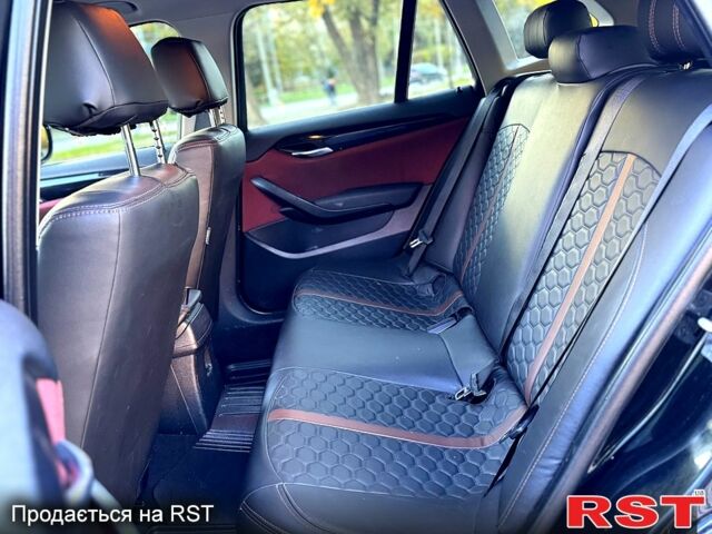 Чорний БМВ Х1, об'ємом двигуна 2 л та пробігом 183 тис. км за 13800 $, фото 7 на Automoto.ua